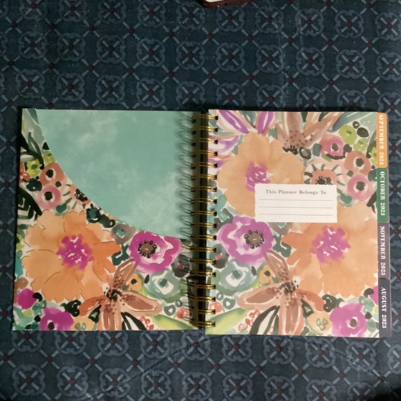 Floral Agenda Planner 2024 New 17 months August 2023-December 2024 - Picture 3 of 11